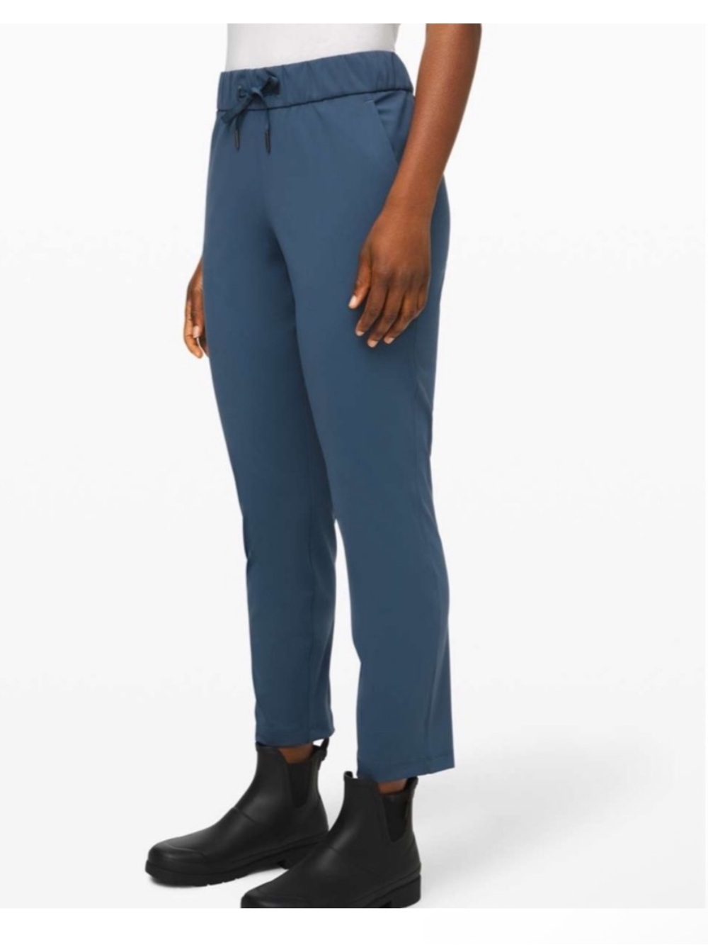 Lululemon On the Fly 7/8 Pant in Code Blue size 4